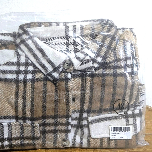 Caddie Shacket - Picture 6 of 9